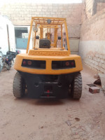 engin-كلارك-komatsu-fd-60-ghardaia-algerie