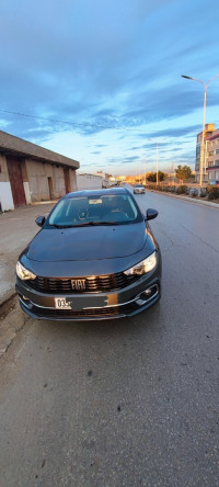 voitures-fiat-tipo-sedan-2023-life-mostaganem-algerie