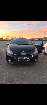 سيارات-peugeot-208-2014-allure-باتنة-الجزائر