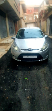 voitures-ford-fiesta-2012-city-constantine-algerie