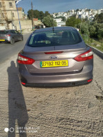 moyenne-berline-ford-focus-5-portes-2012-annaba-algerie