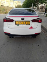 voitures-kia-cerato-2013-constantine-algerie