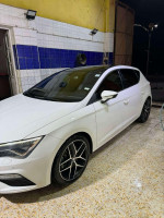 voitures-seat-leon-2017-linea-r-taougrite-chlef-algerie