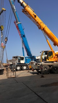 construction-works-location-grue-mobile-70100130-bab-ezzouar-alger-algeria