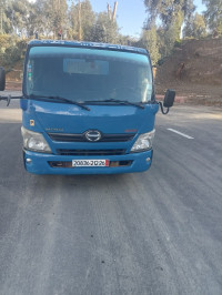 camion-hino-300-2012-tablat-medea-algerie