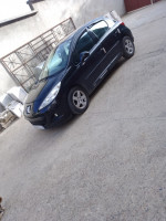 voitures-peugeot-207-2011-active-ait-khellili-tizi-ouzou-algerie