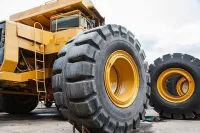 Pneumatiques pour les Engins et les camion poids lourd 