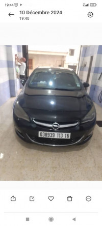 voitures-opel-astra-4-portes-2013-gue-de-constantine-alger-algerie