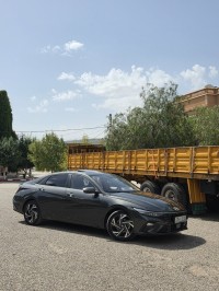 voitures-hyundai-elantra-2025-la-tout-option-tazoult-batna-algerie