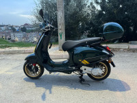 motos-et-scooters-vespa-piaggio-sprint-50-racing-sixties-2022-ain-naadja-alger-algerie