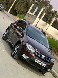 voitures-dacia-sandero-2018-stepway-hydra-alger-algerie