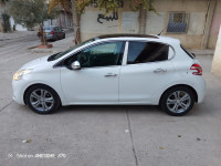 voitures-peugeot-208-2014-allure-batna-algerie