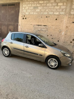 voitures-renault-clio-3-2011-barika-batna-algerie