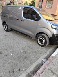 السيارات-النفعية-fiat-scudo-2023-professionnel-عين-بسام-البويرة-الجزائر