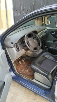 voitures-renault-scenic-2000-mascara-algerie