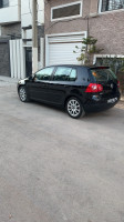 moyenne-berline-volkswagen-golf-5-2006-ain-defla-algerie