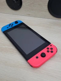Nintendo Switch + 1 JEUX
