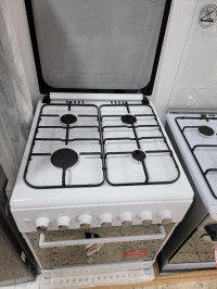 autre-promo-cuisiniere-4feux-geant-punto-blnac-ventile-catalyse-plateau-37000da-bordj-el-bahri-alger-algerie