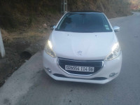 citadine-peugeot-208-2014-allure-souk-el-thenine-bejaia-algerie