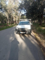 voitures-toyota-hilux-2018-legend-dc-4x2-souk-el-thenine-bejaia-algerie