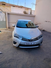 voitures-toyota-corolla-2014-ksar-boukhari-medea-algerie