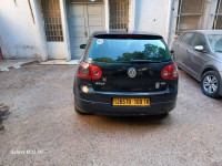 moyenne-berline-volkswagen-golf-5-2009-kouba-alger-algerie