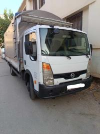 camion-nissan-int400-2013-blida-algerie