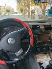 سيارات-volkswagen-golf-5-2006-edition-30-البويرة-الجزائر