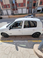 voitures-renault-clio-campus-2012-bye-setif-algerie