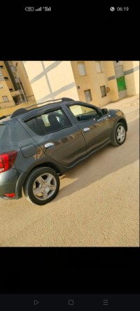 سيارات-dacia-sandero-2018-stepway-المدية-الجزائر