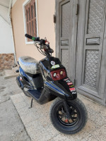 motos-et-scooters-mbk-booster-2013-heliopolis-guelma-algerie