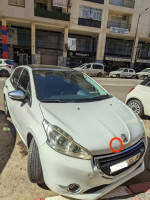 voitures-peugeot-208-2015-allure-gdyel-oran-algerie