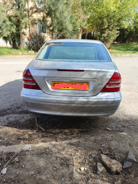 voitures-mercedes-classe-c-2004-classique-el-achour-alger-algerie