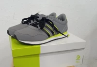 ADIDAS V JOG K ORIGINAL  POINTURE 40 livraison 58 wilayas