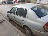 voitures-renault-clio-classique-2000-bouskene-medea-algerie