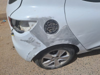 voitures-renault-clio-4-2014-dynamique-plus-bouira-algerie