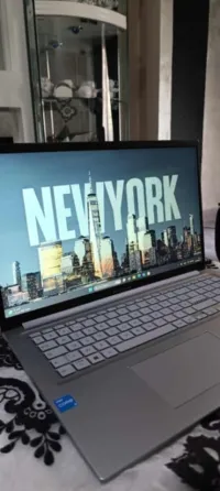 Asus vivobook 17 