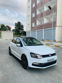 voitures-volkswagen-polo-2015-khemis-el-khechna-boumerdes-algerie