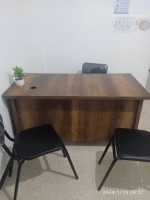 bureaux-caissons-bureau-avec-trois-chaises-azazga-tizi-ouzou-algerie