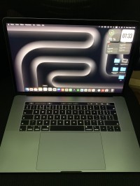 ماك-بوك-macbook-pro-15-2018-i7-16go-ram-radeon-555x-4go-شوفالي-الجزائر