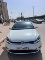 moyenne-berline-volkswagen-golf-7-2017-confrtline-bab-ezzouar-alger-algerie