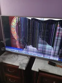Tv iris 43"  afficheur cassé 