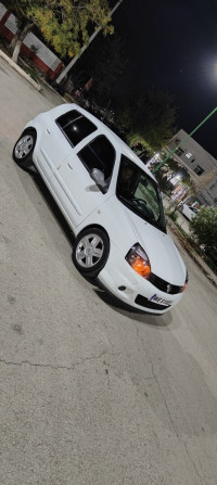 voitures-renault-clio-campus-2012-bye-constantine-algerie