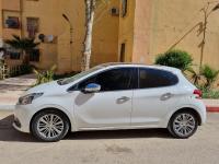Peugeot 208 2016 Allure Facelift thumbnail 5