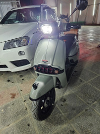 motos-et-scooters-vms-200-2024-beni-messous-alger-algerie