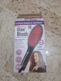 Brosse chauffante et lissante