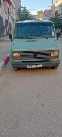 voitures-peugeot-j5-1989-vitre-tlemcen-algerie