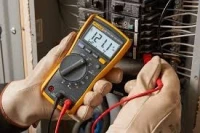 Multimètre numérique Fluke 115