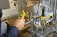 Thermométre infrarouge et de contact combiné FLUKE 561
