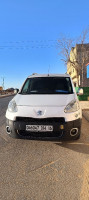 commerciale-peugeot-fougenett-2014-b9-dar-el-beida-alger-algerie